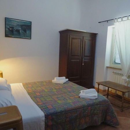 Hotel Clock'S House Fiumicino Esterno foto
