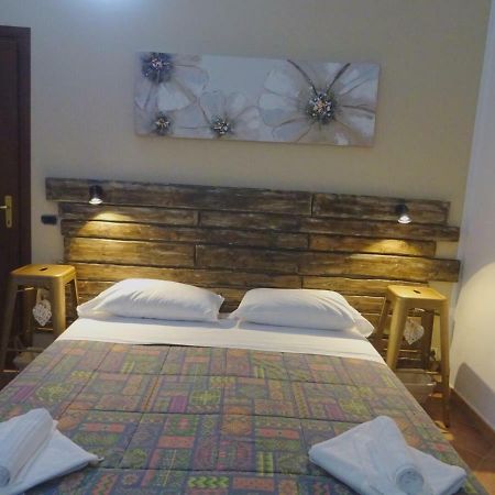 Hotel Clock'S House Fiumicino Esterno foto