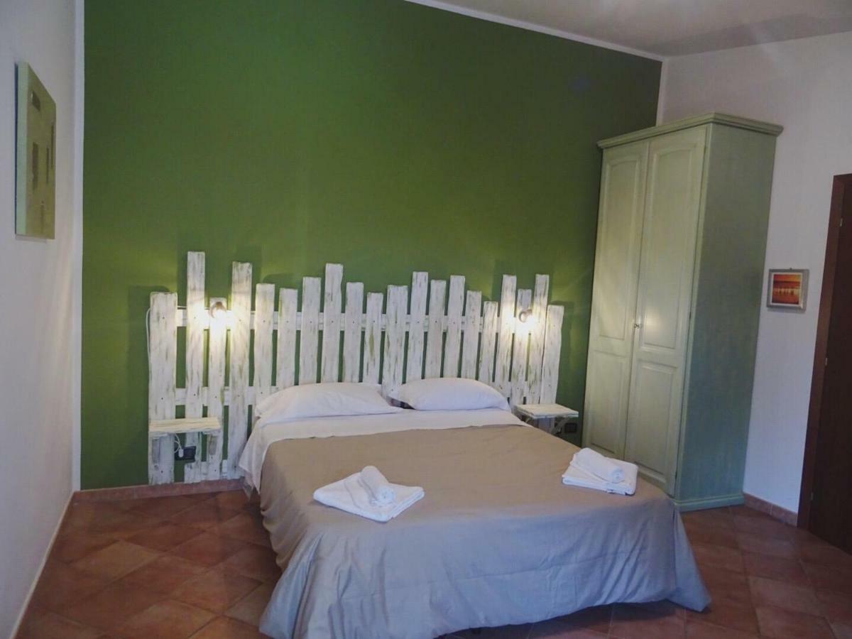 Hotel Clock'S House Fiumicino Esterno foto