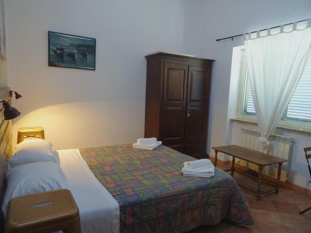 Hotel Clock'S House Fiumicino Esterno foto