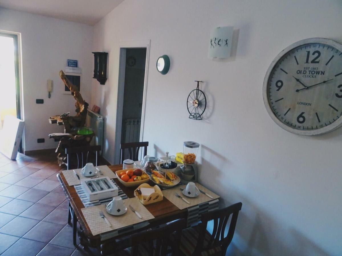 Hotel Clock'S House Fiumicino Esterno foto